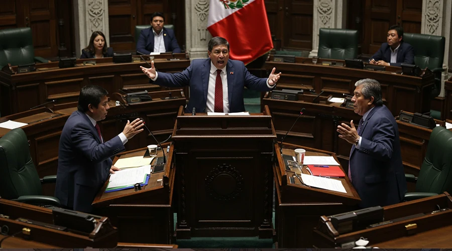 Diferencias entre Senadores y Diputados en el Perú 2026